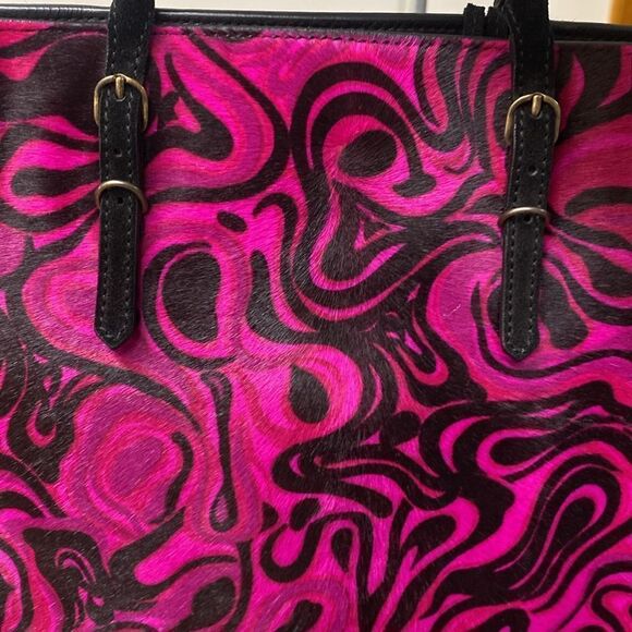 BALENCIAGA   
Magenta and Black Calf Hair and Suede Tote Bag - Picture 16 of 16